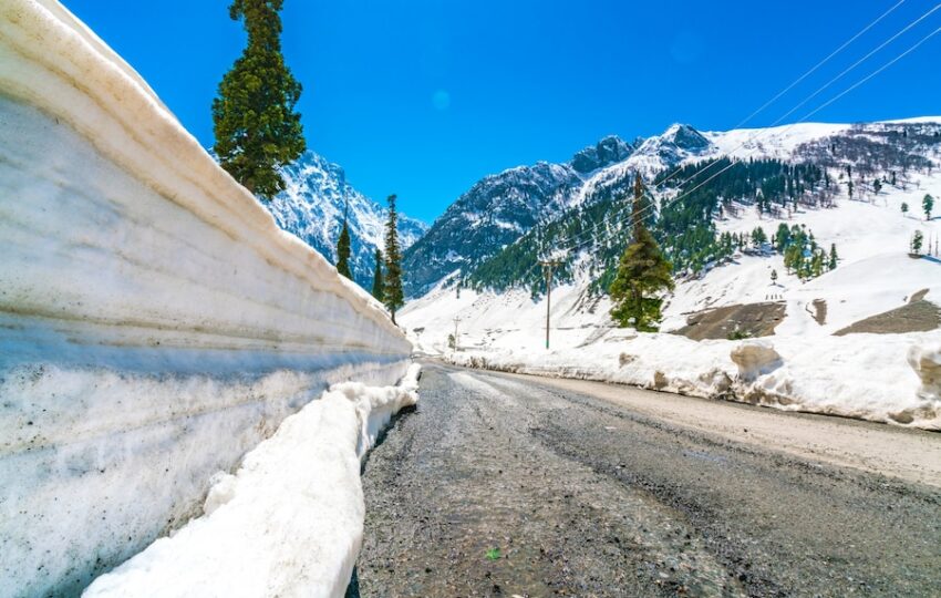 beautiful-snow-covered-mountains-landscape-